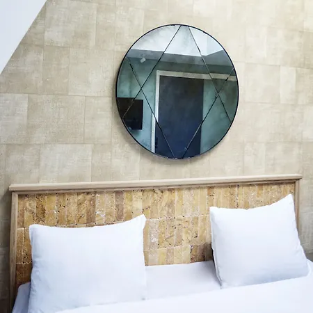 Otel Botanique 3*