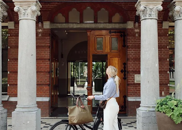 فندق Botanique 3*